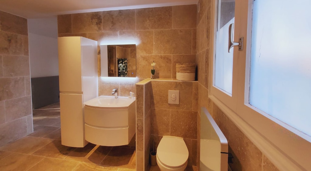 Villa des Lunes - salle de bain master 2