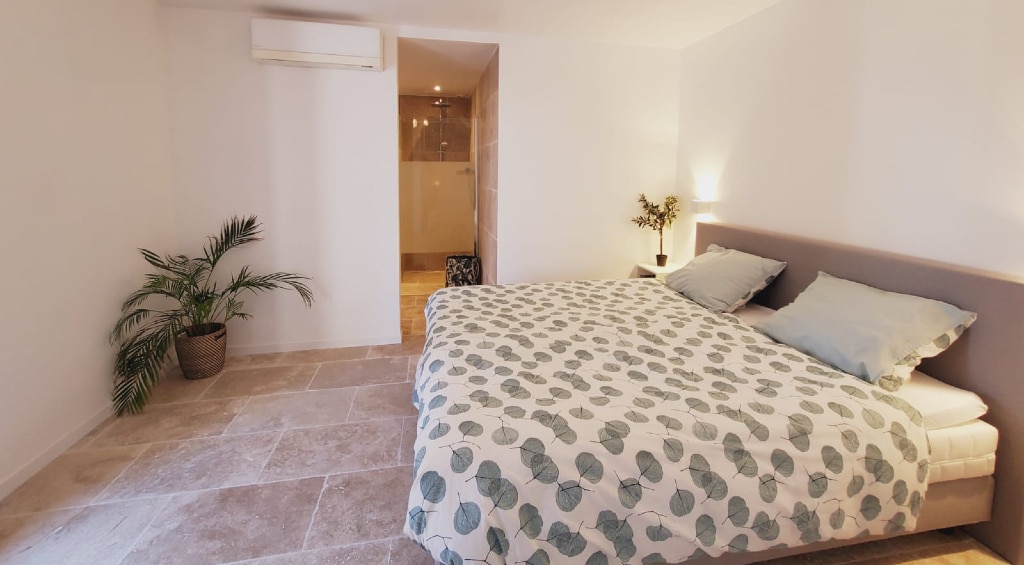 Villa des Lunes - Master bedroom 2